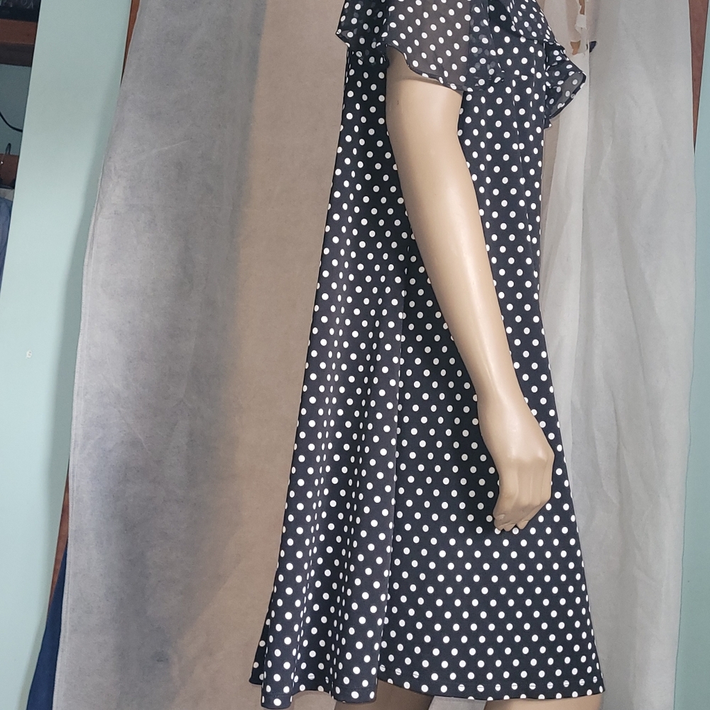 MSK Ruffle Cold Shoulder Black & White Dot Shift Dress - Picture 6 of 10